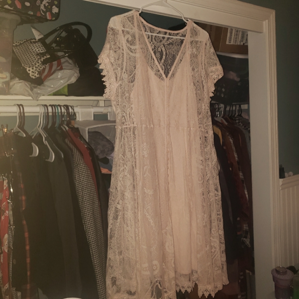 Torrid light pink lace dress